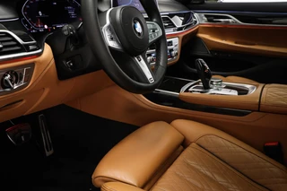 BMW 7-serie 730Ld xDrive High Executive | LUCHTVERING | COPILOT PACK | MASSAGE | SOFTCLOSE | 360 CAMERA / 35