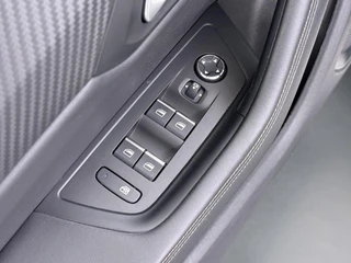 Peugeot 508 1.6 HYbrid GT PHEV| AFNEEMBARE TREKHAAK| PANO| ELEKTRISCHE ACHTERKLEP| ACHTERUITRIJCAMERA| RIJKLAAR GELEVERD INCL. 12 MND BOVAG GARANTIE| DODE HOEK SENSOR| / 19
