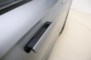 Omoda 9 Premium Hybride 537 PK Automaat | NIEUW MODEL | DEMO | Mat lak | Schuif/kanteldak | Lederen bekleding | Massagestoelen | Keyless | Stoel & Stuurverwarming | 7 jaar garantie / 18