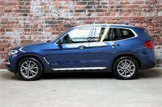 BMW X3 xDrive20i High Executive xLine Automaat  / Navigatiesysteem Professional / Panoramadak / Trekhaak / Leder / Parkeersensoren voor+achter / 19 Inch / Sportstoelen / LED / Stoelverwarming / Climate Control / 4