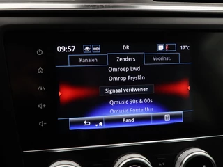 Renault Kadjar 1.3 140 Pk TCe Equilibre | Stoelverwarming | Camera | Cruise control | Climatronic | Navigatie | 17 Inch | 55.398 Km !! / 23