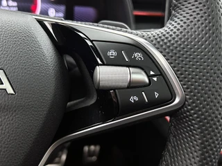 Skoda Kamiq 1.0 TSI Monte Carlo | Panodak | CarPlay | Stoelverwarming | Virtual Cockpit / 19