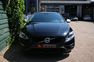 Volvo V60 2.0 T4 Momentum R-Design Camera achter | Parkeersensoren V+A | Navi / 35
