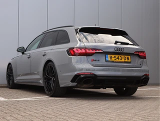 Audi A4 Avant RS4  | RS Dynamic | Pano | B&O | Massage / 24
