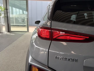 Hyundai Kona 1.6 GDi HEV Fashion Automaat  KRELLAUDIO/CAMERA/DODEHOEK/KEYLESS/NAVI/HUD/ADAPT.CRUISE / 61