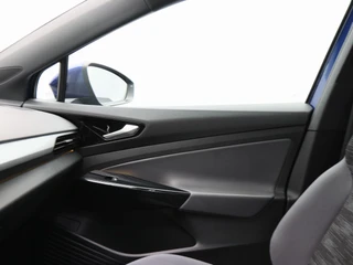 Volkswagen ID.4 Business 77 kWh 204 Pk | Stoel/Stuurverwarming | Adaptive Cruise | LED | Parkeersensoren | CarPlay | 61.008 Km !! / 30