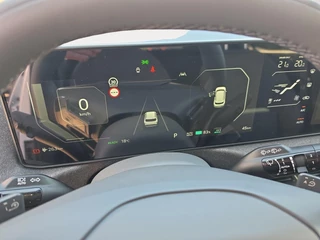 Kia EV2 Plus 42.2 kWh | Navigatie | Climate control | Stoel + Stuurverwarming | Parkeer sensoren voor + achter | Parkeer camera achter | DEMO / 16