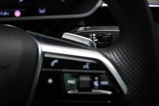 Audi Q8 Sportback e-tron 55 quattro Edition 115 kWh | PANORAMADAK | ACHTERBANKVERWARMING | AMBIENT LIGHTING | HEAD UP | B&O | TREKHAAK | 22" / 40