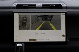 Land Rover | Defender 3.0 D250 110 MHEV SE | Luchtvering | Groot Infotainmentscherm | Premium Audio by Meridian | Black Pack | FULL LED | / 25