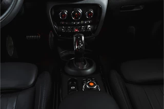 MINI Clubman 2.0 JCW ALL4 Chili  | S/K-Panodak | Adapt. Cruise | Stoelverw. | PDC | Camera | NAV + App.Connect | ECC | Harman Kardon | LM 19" | / 27