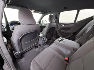 Volvo XC40 Recharge Plus SOH 92%| PILOT ASSIST ACC| ELEKTRISCHE ACHTERKLEP| DODE HOEK SENSOR |WARMTEPOMP| STOEL + STUURVERWARMING| ACHTERUITRIJCAMERA| RIJKLAAPRIJS INCL. 12 MND BOVAG GARANTIE| / 19