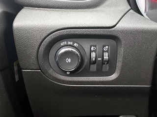 Opel Grandland X 1.6 Turbo Hybrid4 Business Elegance | Automaat | Cruise control | Stoelverwarming | Parkeersensoren / 21
