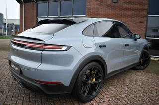 Porsche Cayenne Coupé 4.0 Turbo E-Hybrid GT  Burmester PDCC Carbon HUD ACC 360 / 97