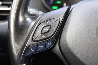 Toyota C-HR 1.8 HYBRID PREMIUM Stoel/stuurverwarming , Afn. Trekhaak / led. / 26
