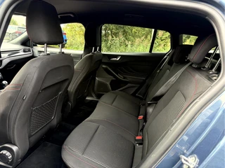 Ford Focus Wagon 1.0 EcoBoost Hybrid ST Line  Fullmap Navigatie, 17''Lmv / 6