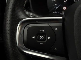 Volvo XC40 1.5 T5 Twin Engine R-Design | SOH 89% | Panoramadak | Camera | / 16