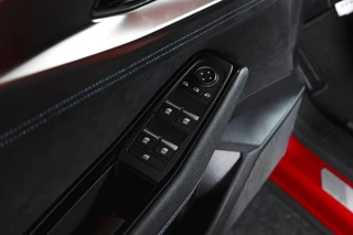 Renault Austral 1.2 E-Tech full hybrid 200 esprit Alpine  | 360 Camera | Elek. Stoelen | Winterpack | Dig. Cockpit | Adapt. Cruise | PDC | NAV+App. Connect | ECC | LM 20" | 9800 / 53