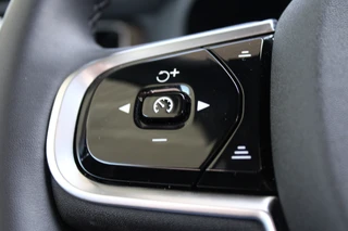 Volvo XC60 2.0 T6 Plug-in hybrid AWD Plus Black Edition  | Panoramadak | H/K | Camera | Leder / 10