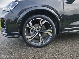 Audi Q3 40 TFSI Quattro S-Line / Pano / 360' / Carplay / 35