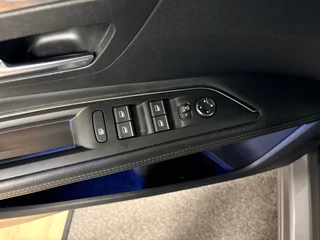 Peugeot 3008 1.6 HYbrid 225 GT / Cruise-control / camera / 1e eigenaar / 11