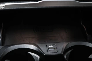 BMW 3-serie 318i M-Sport Executive Edition | AUDIO MEDIA- PACK | DRAADLOZE LADER | DAB | APPLE | CAMERA | 19" / 36