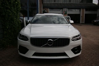 Volvo V90 2.0 T4 R Design Pano | Trekhaak | Apple carplay | Pilot assist | / 38