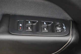 Volvo XC60 T6 Recharge AWD R-Design | Trekhaak | Parkeercamera |Panoramadak | Longe Range | Keyless / 32