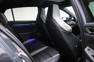 Volkswagen Golf 1.5 eHybrid GTE | LEDER | PANORAMADAK | HEAD UP | STOELVENTILATIE | STUURVERWARMING | TREKHAAK | 18" / 16