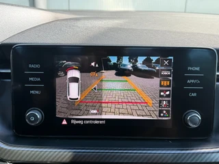 Skoda Kamiq 1.0 TSI Monte Carlo * Panoramadak * Parkeercamera * Navigatiesysteem * Keyless entry* / 19