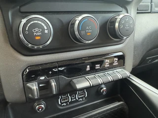 Dodge Ram 1500 4X4 5.7 V8 4x4 Crew Cab|wide body|lift! / 28