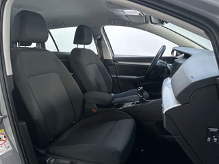 Volkswagen Golf Variant 1.0 TSI 110pk Golf Trekhaak Parkeersensoren Stoelverwarming / 8