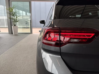 Volkswagen T-Roc 1.5 TSi 150PK DSG Sport Bns R-Line  AFN.TREKHAAK/19INCH/CAMERA/NAVI/VIRTUAL/CARPLAY/PDC / 62