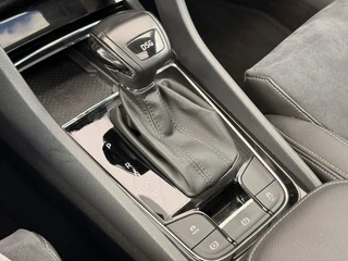 Skoda Karoq 1.5 TSI DSG Pano Camera Canton Leder/alca Trekhaak CarPlay Keyless Sfeer / 36