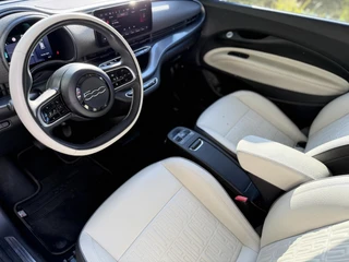 Fiat 500 La Prima 42 kWh | Pano | Camera | Adaptive| BTW | / 8