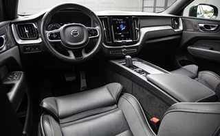 Volvo XC60 T6 Plug-in hybrid AWD R-Design Panorama|H/K Audio / 29