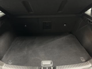 Hyundai i30 1.0 T-GDI Comfort CLIMATE CAMERA CARPLAY LM / 33