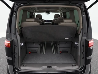 Volkswagen Multivan 1.5 eHybrid 245 Pk L2 Bulli Edition 4Motion | 6-Persoons | Panoramadak | Harman & Kardon | Camera | Trekhaak | 19 Inch | 5.703 Km !! / 19