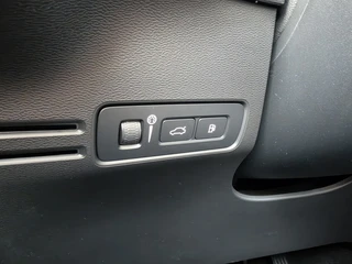 Volvo XC40 1.5 T4 Recharche Inscription | SOH 99%! | Panoramadak | Harman/Kardon | Leder | Camera | Navigatie | Cruise Control / 17