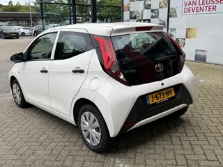 Toyota Aygo 1.0 VVT-i x-fun / 4
