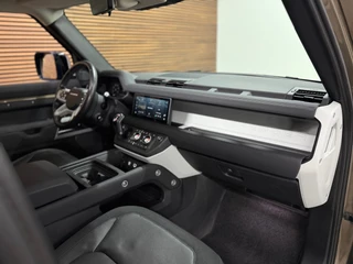 Land Rover Defender 110 2.0 D240 110 SE | Pano | Leer| Memory | Luchtvering | 360° Camera | Meridian | incl btw geel kenteken / 5