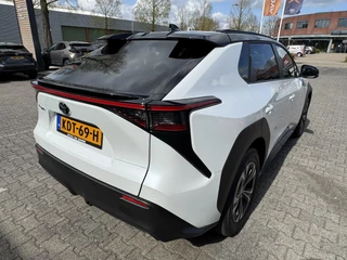 Toyota bZ4X DYNAMIC 71KWH BI-TONE PANO-DAK STOEL/STUURVERW BLIND-SPOT 360° CAMERA EL-ACHTERKLEP WARMTEPOMP / 6