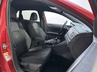 Volkswagen Polo 1.0 TSI R-Line Camera Navigatie DAB+ Stoelverwarming Virtual Cockpit / 6