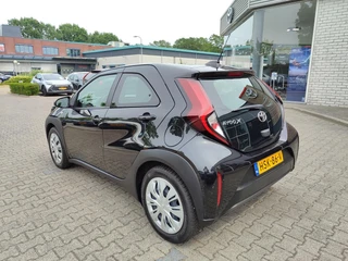 Toyota Aygo X PLAY 4S-BANDEN APPLE/ANDROID AD-CRUISE CAMERA BLUETOOTH AIRCO NL-AUTO EL-RAMEN/SPIEGELS / 4
