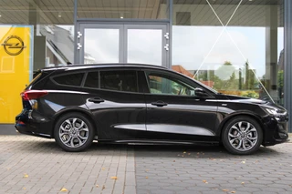 Ford Focus Wagon 1.0 EcoBoost Hybrid ST Line X  | Trekhaak | BLIS | Winterpack | Adaptieve cruise / 2