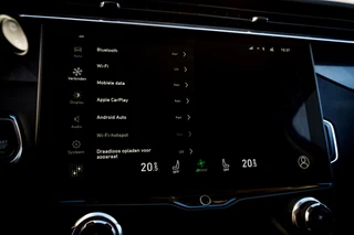 Lynk & Co 01 1.5 Plug-in Hybrid 262 Pk 360 Camera | Panoramadak | 75 km Elektrisch | Full Map Navi | NL Auto | 20 inch. LMV | 1e eigenaar / 50