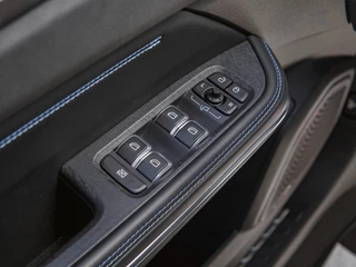 Lynk & Co 01 1.5 Black Edition Panoramadak|360° Camera|ACC|Stoelverwarming|Navi|Carplay / 25