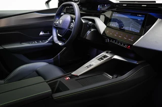 Peugeot e-408 GT 58 kWh | NIEUW | PANORAMADAK | STUURVERWARMING | MASSAGE | DAB | APPLE | 360 CAMERA / 4