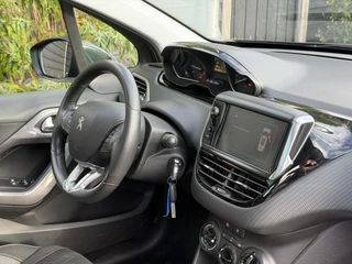 Peugeot 2008 Blue Lion 1.2 PureTech 130PK Navigatie, Parkeersensoren, Trekhaak, Panoramadak, Apple Carplay, Android Auto / 13