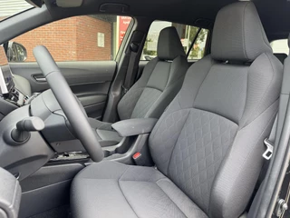Toyota Corolla Cross Hybrid 140 DYNAMIC STOEL/STUURVERW 18'' LM-VELGEN PARK-SENSOREN CLIMA AD-CRUISE CAMERA APPLE/ANDROID KEYLESS / 7