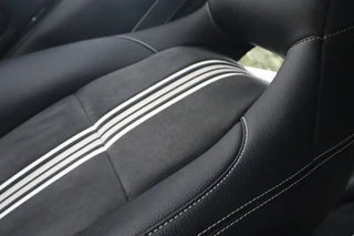 Mercedes-Benz CLA-klasse Shooting Brake 180 AMG Sport White Art Edition Automaat - Alcantara - Trekhaak - Xenon - 18 inch / 26